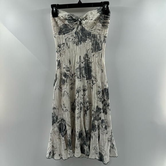 Elana Kattan Dresses & Skirts - Elana Kattan Strapless Pleated Floral Dress – Black & White, Size XS/S